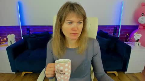 Annabel online show from 01-18-26, 06:06