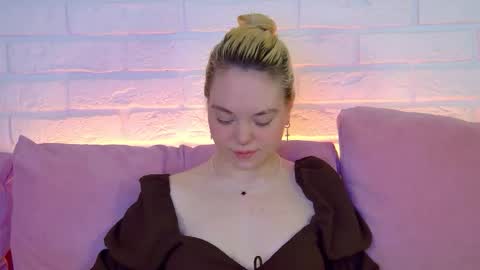 AnnaDelon online show from 09-16-25, 04:35