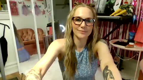 annadelrae444 online show from 09-10-25, 12:43
