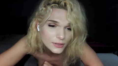 AnnaMarrie online show from 10-20-25, 03:29