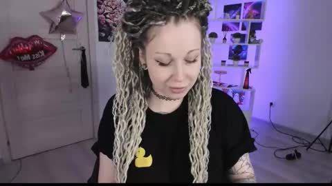 Snapshot of annanebula chatting on 09-28-25, 03:28 Anna online show from 09-28-25, 03:28