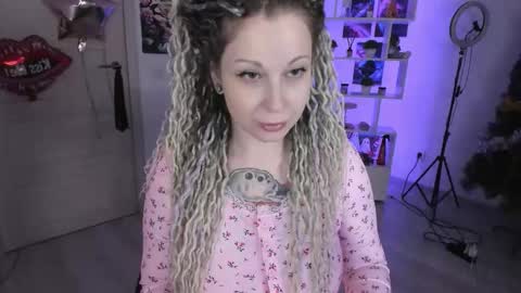 Snapshot of annanebula chatting on 11-09-25, 02:10 Anna online show from 11-09-25, 02:10