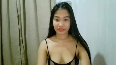 Snapshot of annarot chatting on 11-26-25, 09:54 Riane online show from 11-26-25, 09:54