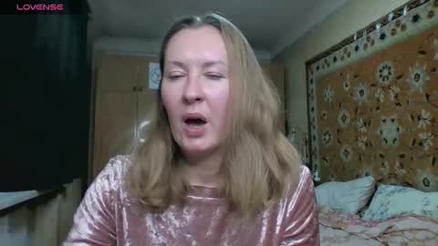 AnnaXLovers online show from 10-11-25, 11:09