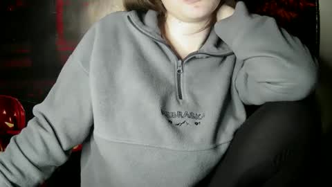 Bella online show from 10-28-25, 03:04