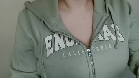 Bella online show from 02-11-26, 10:31