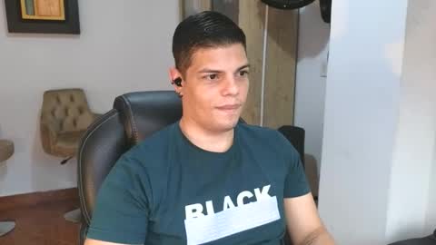 Snapshot of anndyhardy11 chatting on 11-04-25, 09:25 Anndy Hardy online show from 11-04-25, 09:25