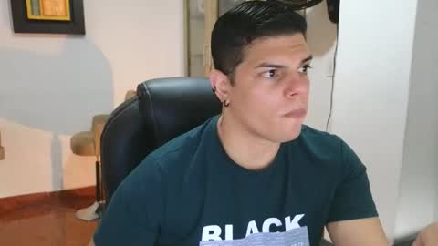 Snapshot of anndyhardy11 chatting on 11-11-25, 08:20 Anndy Hardy online show from 11-11-25, 08:20