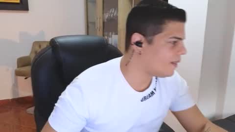 Snapshot of anndyhardy11 chatting on 11-12-25, 09:03 Anndy Hardy online show from 11-12-25, 09:03