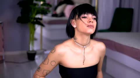 Anne online show from 12-16-25, 04:39