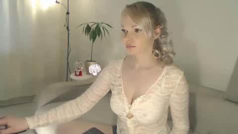 Annett online show from 01-19-25, 12:28