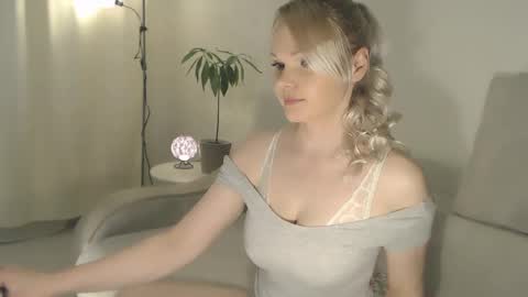 Annett online show from 02-08-25, 03:42