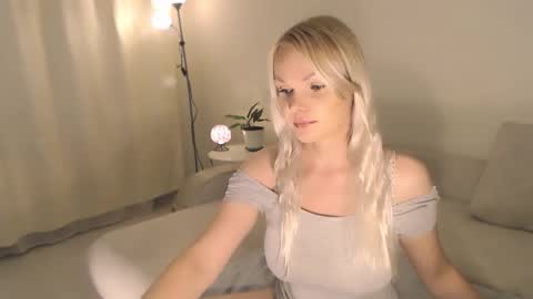 Annett online show from 09-19-25, 01:07