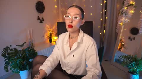 Snapshot of annettelane chatting on 10-09-25, 06:22 Anna online show from 10-09-25, 06:22