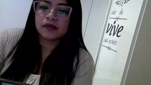 Snapshot of annexxx33 chatting on 01-31-25, 11:24 Anne online show from 01-31-25, 11:24