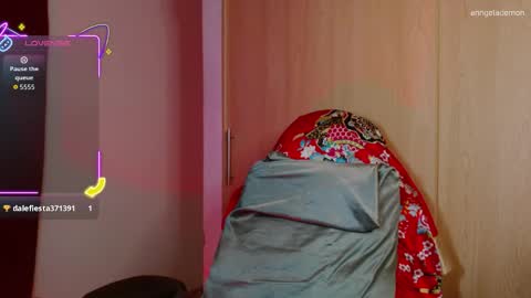 ANGEL  independent model  online show from 10-28-25, 05:44