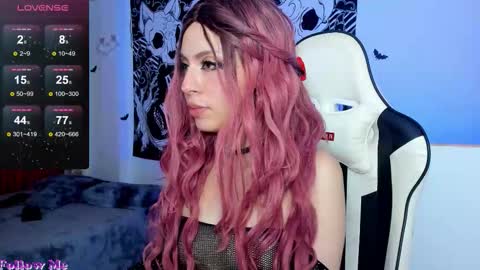 Snapshot of anni_420_ chatting on 10-22-25, 04:13 Nikoll online show from 10-22-25, 04:13