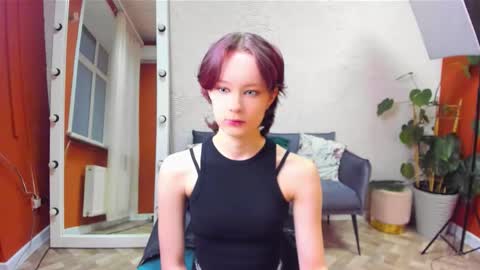 Anni online show from 11-17-25, 12:22