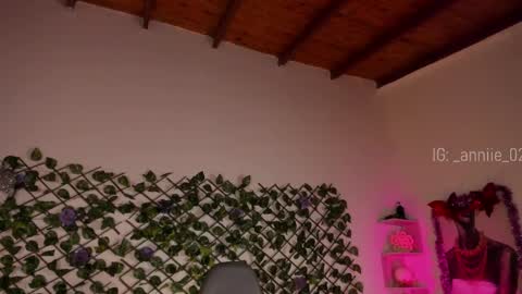annie_barozzi online show from 12-18-24, 03:00