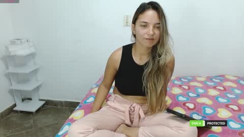 annie cherry independent model online show from 12-27-24, 10:12