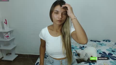 annie cherry independent model online show from 01-19-25, 05:58