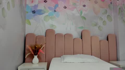 Snapshot of annie_cute18 chatting on 01-17-25, 03:55 annie_cute18 online show from 01-17-25, 03:55