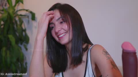 Annie    online show from 01-08-25, 10:16