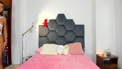 Annie online show from 12-12-24, 04:43