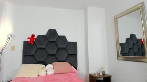 Annie online show from 12-27-24, 07:03