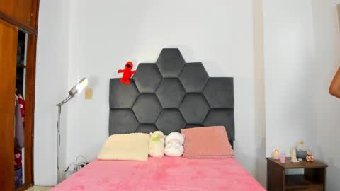 Annie online show from 02-06-25, 08:13