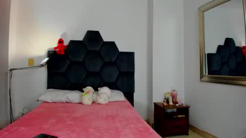 Annie online show from 11-04-25, 05:12