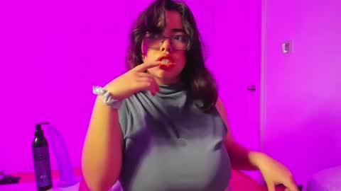 Annie Rose online show from 10-30-25, 04:25