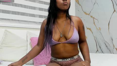 annie_scott_ online show from 12-22-24, 12:16