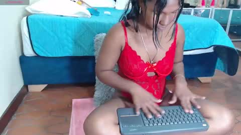 annie_scott_ online show from 01-12-25, 03:14