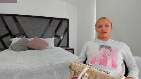 Annie and Stefan online show from 01-22-25, 12:49