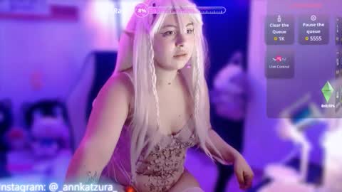 Snapshot of anniedkitty chatting on 09-20-25, 11:28 Annie Katzura new acount online show from 09-20-25, 11:28