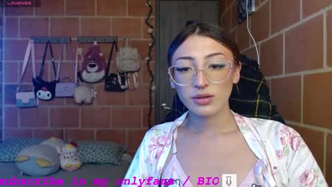 Snapshot of anniee_land chatting on 12-03-24, 03:44 Annie online show from 12-03-24, 03:44