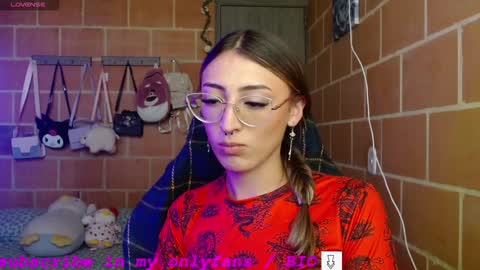 Snapshot of anniee_land chatting on 12-09-24, 05:52 Annie online show from 12-09-24, 05:52