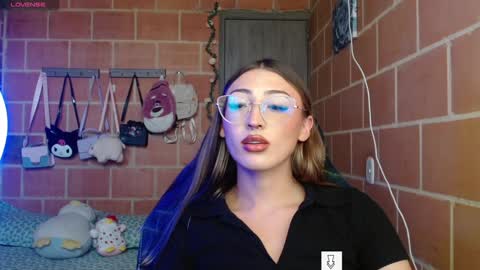 Snapshot of anniee_land chatting on 12-14-24, 04:09 Annie online show from 12-14-24, 04:09