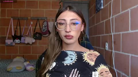 Snapshot of anniee_land chatting on 01-03-25, 04:48 Annie online show from 01-03-25, 04:48