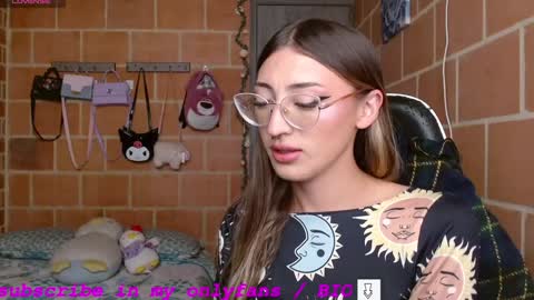 Snapshot of anniee_land chatting on 01-29-25, 02:10 Annie online show from 01-29-25, 02:10