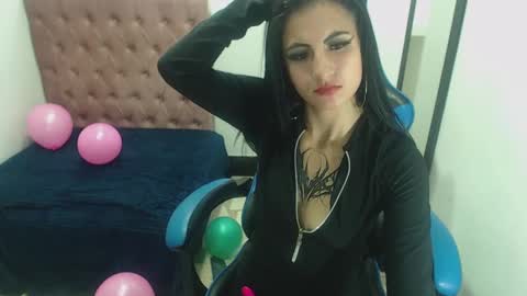 Anniee online show from 02-12-25, 06:40
