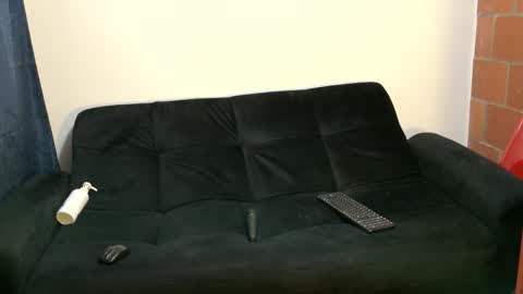 Snapshot of annieflaming chatting on 12-17-25, 11:33 annieflaming online show from 12-17-25, 11:33