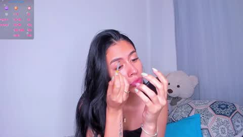 Snapshot of anniegil_cs chatting on 01-03-25, 12:22 Annie online show from 01-03-25, 12:22