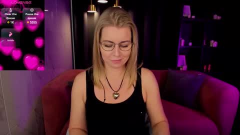 Annie online show from 02-28-25, 05:48