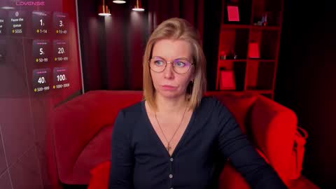 Snapshot of annielight chatting on 02-02-26, 06:23 Annie online show from 02-02-26, 06:23