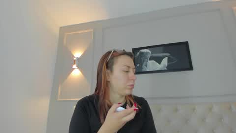 Annie online show from 12-26-24, 11:54