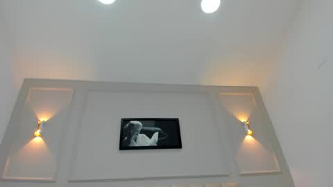 Annie online show from 12-31-24, 10:58