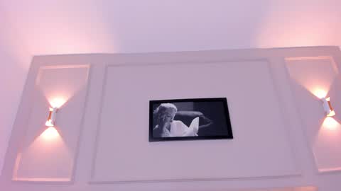 Annie online show from 12-31-24, 08:12