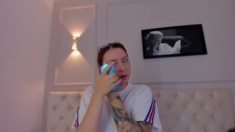 Annie online show from 01-29-25, 11:20